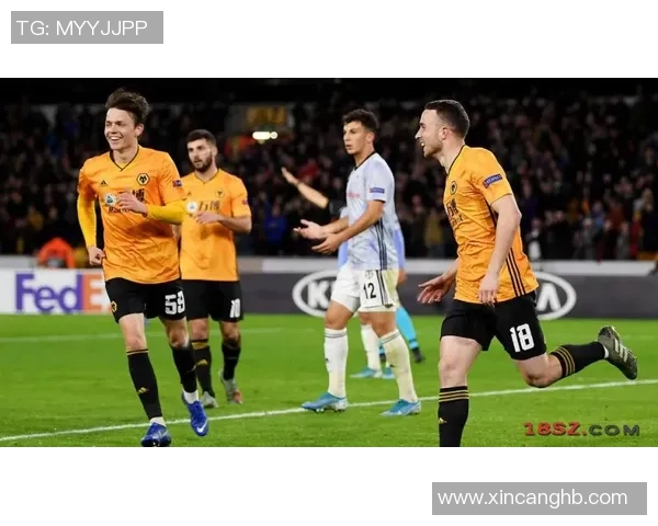 英超激战：AC米兰与曼联鏖战90分钟终成平局引发全场热议